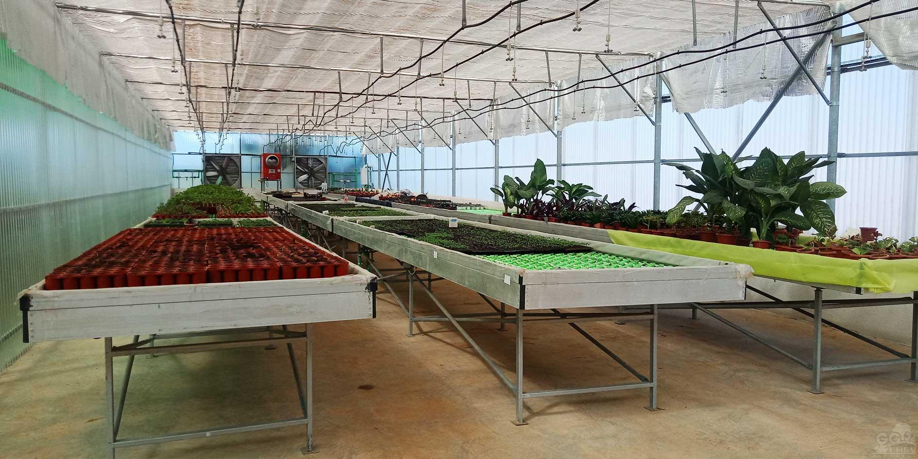 Tables de culture simples et chauffantes mobiles